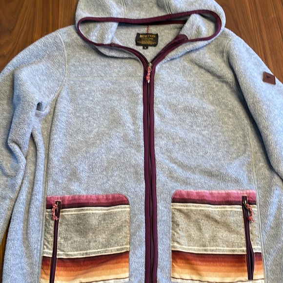 Burton Women’s Large Grey Zip Up with Zipper Pockets and Hood LIKE NEW - Picture 4 of 8